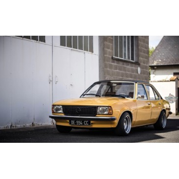 Opel Ascona B elektrische Servolenkung