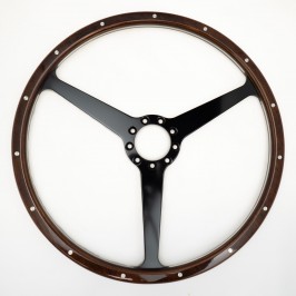 Réplica do volante Aston Martin DB4, DB5, DB6 de 380mm. 

Tradução: Réplica do volante Aston Martin DB4, DB5, DB6 de 380mm.