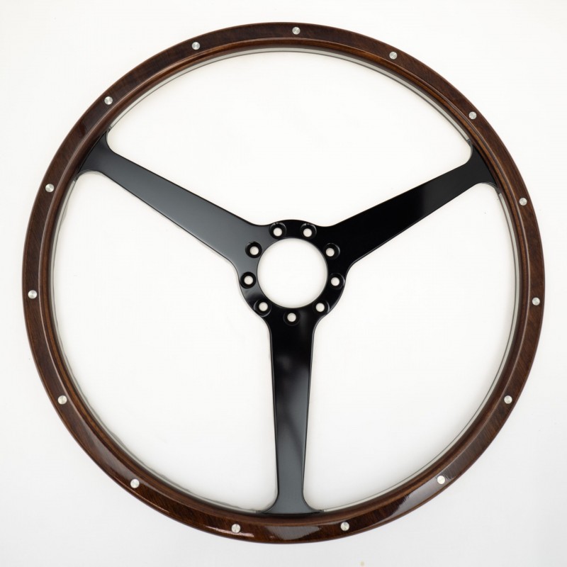 Réplica do volante Aston Martin DB4, DB5, DB6 de 380mm. 

Tradução: Réplica do volante Aston Martin DB4, DB5, DB6 de 380mm.