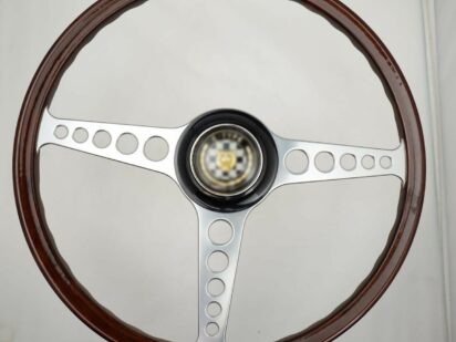 Direction assistée électrique et volants compacts